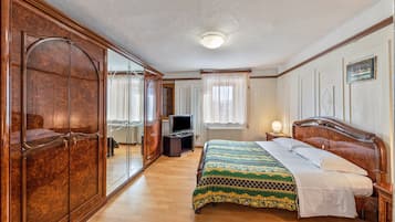 2 camere, una scrivania, Wi-Fi gratuito, lenzuola