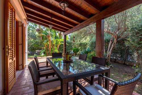 "Villetta Cala Rossa" with Garden, Terrace & A/C