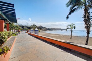 Una playa cerca