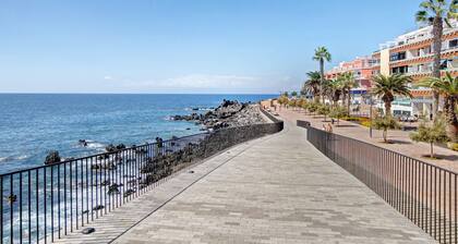 Vacation Home "Casa Playa" close to the Sea with Balcony & Wi-Fi