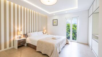 3 chambres, fer et planche à repasser, Wi-Fi gratuit, draps fournis