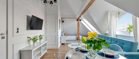 1 bedroom, individually decorated, individually furnished