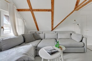 Suite | 1 bedroom, individually decorated, individually furnished
