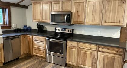 1825 Cottage - One of Three rentals in Fly Creek 5 minutes to Cooperstown