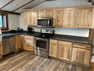 1825 Cottage - One of Three rentals in Fly Creek 5 minutes to Cooperstown