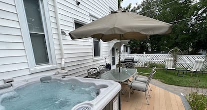 96 Spruce - Charming apartment in downtown Oneonta w/ hot tub