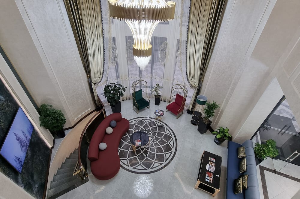 Garnet Hotel
