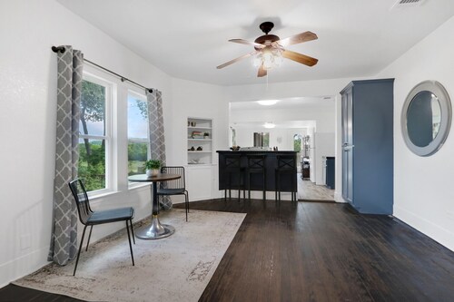 Hill Country Cottage | Near River & Lake, Deck, Sleeps 10, Family-Friendly