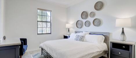 2 bedrooms, desk, iron/ironing board, WiFi