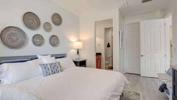 2 bedrooms, desk, iron/ironing board, WiFi
