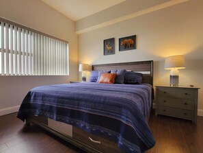 2 bedrooms, Internet, bed sheets, wheelchair access - Newly renovated condo with breathtaking views of Grandfather Mountain! (Sugar Mountain)