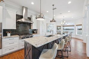 Fridge, microwave, oven, stovetop - Lake Front Estate with Main and Guest House with Pool, Bikes and LSV (Destin)