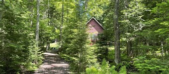 Cedar Lodge | 3 Bed, 1 Bath On the River