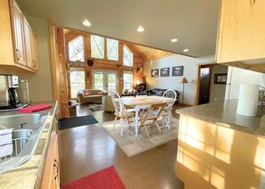 Interior - Butternut Lake Sunset Cabin (Butternut)