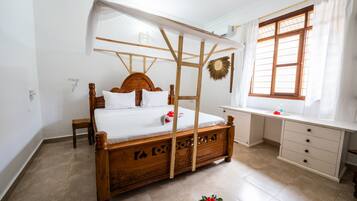 7 chambres, bureau, Wi-Fi, draps fournis
