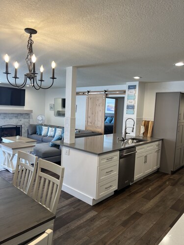 Paradise at Mandalay Beach Resort living