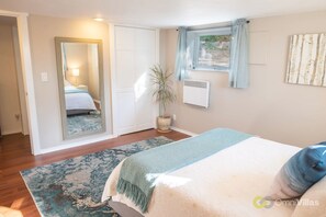 1 habitación, escritorio, tabla de planchar con plancha y wifi 