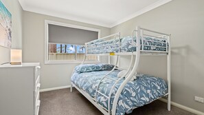 3 bedrooms, bed sheets - Basin Bungalow - Pet Friendly (Sanctuary Point)