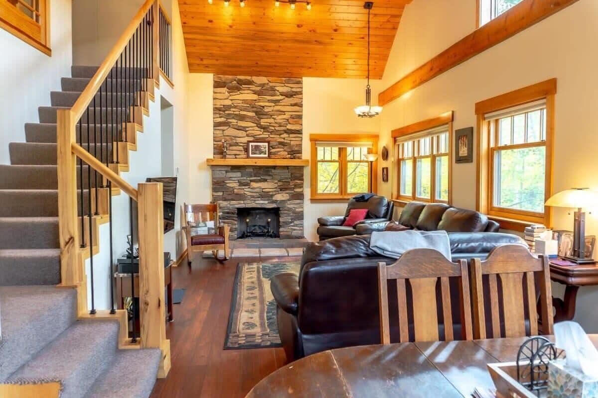 电视、壁炉、办公室