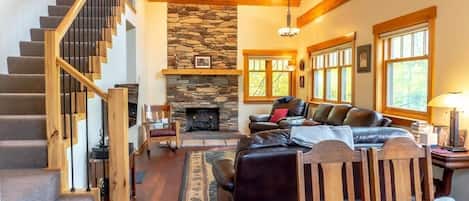 Télévision, cheminée, espaces bureaux