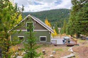 Outdoor dining - Tranquil 3BR Home; Access To Trails & Mtn. Views! (Breckenridge)