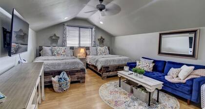 Comfy apartment on acreage, sleeps 2