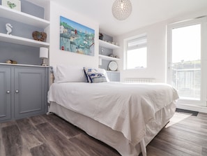 3 habitaciones, decoración personalizada y muebles diferentes