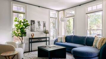 Televisión, servicios de streaming y oficina