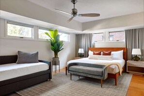 4 habitaciones, escritorio y cortinas blackout