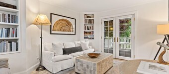 The Garden | Downtown | Private Yard & Parking