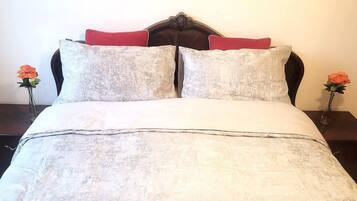 Apartment, 1 King Bed | 1 bedroom, iron/ironing board, free WiFi, bed sheets