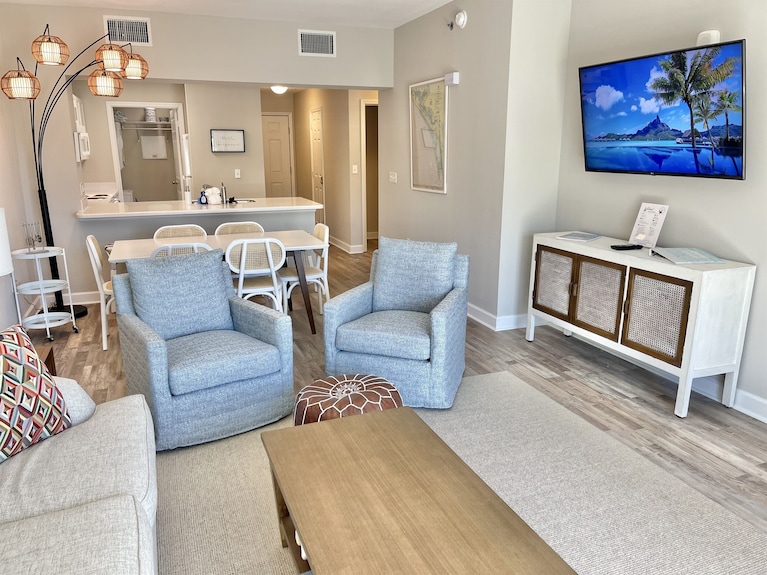 Pet Friendly Pool + Beach Sleeps 8 - Mexico Beach, FL