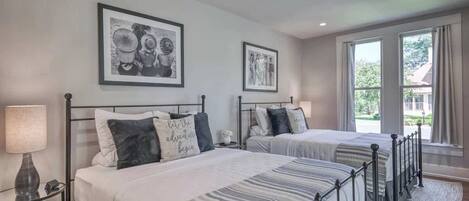 3 chambres, fer et planche à repasser, Wi-Fi gratuit, draps fournis