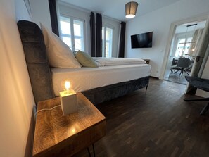 1 bedroom, desk, iron/ironing board, WiFi - Liboria: Stylish old town apartment (Regensburg)