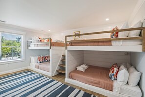 6 bedrooms, iron/ironing board, free WiFi, bed sheets