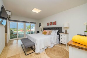 3 bedrooms, desk, iron/ironing board, free WiFi - Fantastic 3-Bdr Villa with Gorgeous Pool & View (Noord)