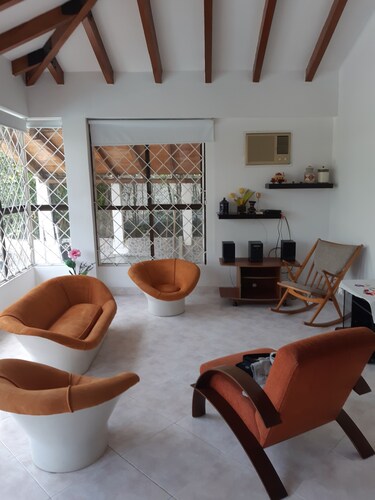 Confortable and cozy house with private pool