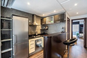 Stovetop, electric kettle, cookware/dishes/utensils, dining tables - Kifkif One (Bejaad)