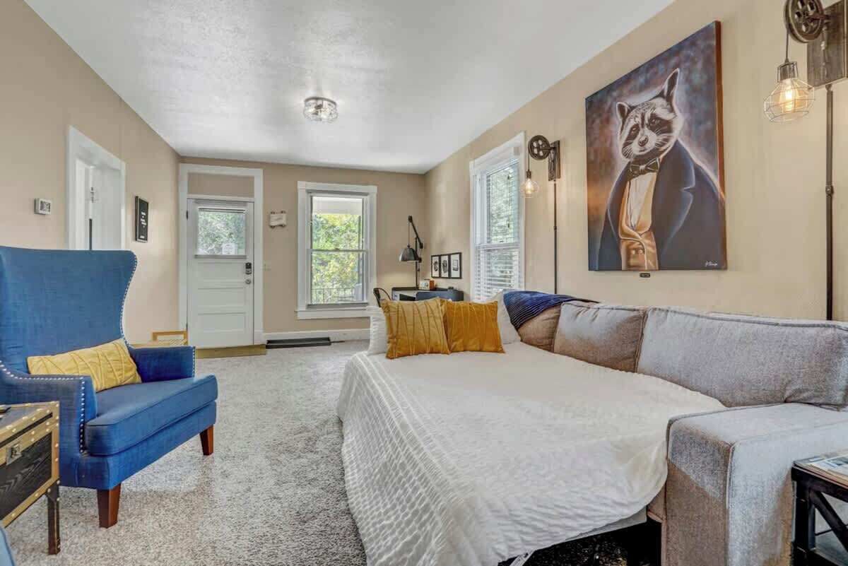 2 Schlafzimmer, Schreibtisch, Bügeleisen/Bügelbrett, WLAN