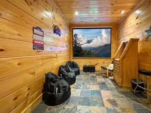 Interior - Gatlinburg Cabin w/ Indoor Heated Pool & Hot Tub (Gatlinburg)