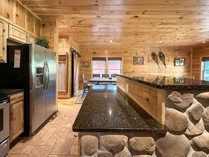 المنشأة من الداخل