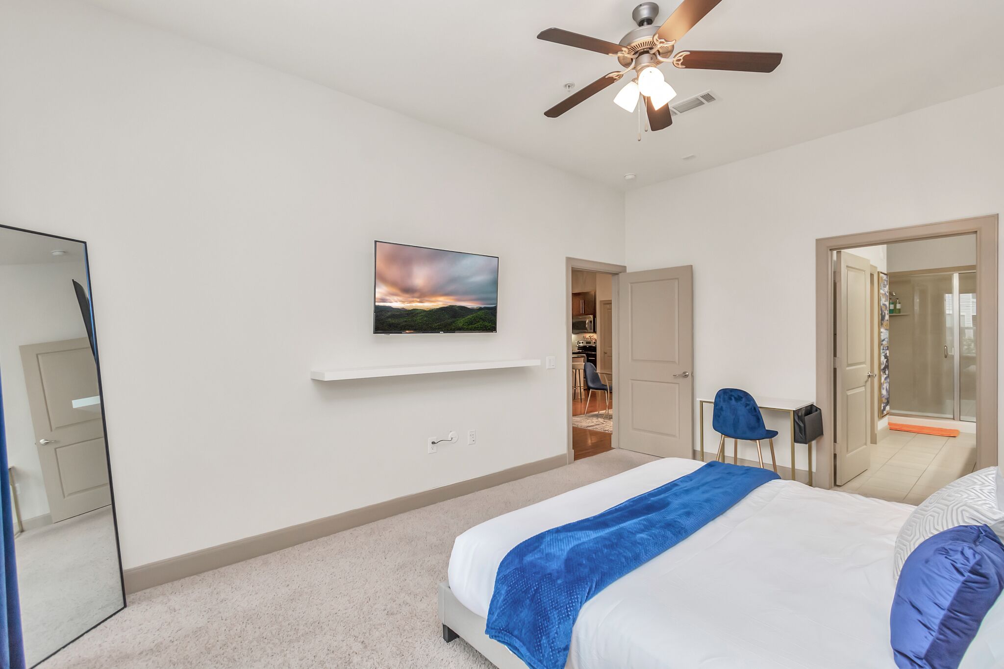 Luxury Houston Med Center 2BR|King Bed|free parking|Open pool| Good location 