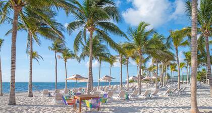 Beach front luxury 2 bedrooms