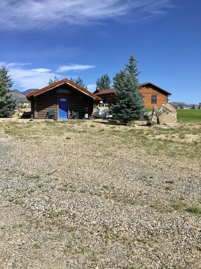 LITTLE LOG CABIN IN THE RUBY