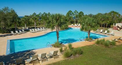 Captain Morgan: Gorgeous Windmark Home- Sleeps 12, Community Pool