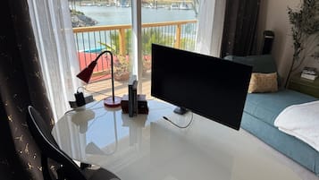 Smart TV, fireplace, video games, DVD player