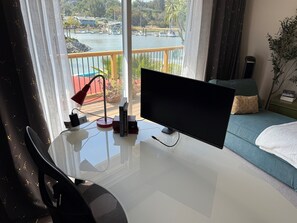 Smart TV, fireplace, video games, DVD player