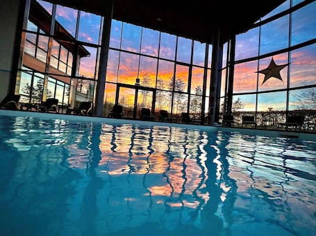 Indoor pool. Villa Clorè Hotel & Spa