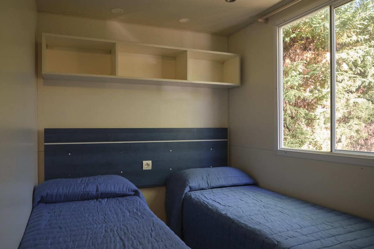 Comfort Mobile Home | 2 bedrooms, bed sheets