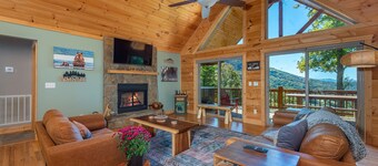 Stunning Mtn Views, Hot Tub+Fire Pit, Fireplace~Grill, WiFi, Private, Near Town!